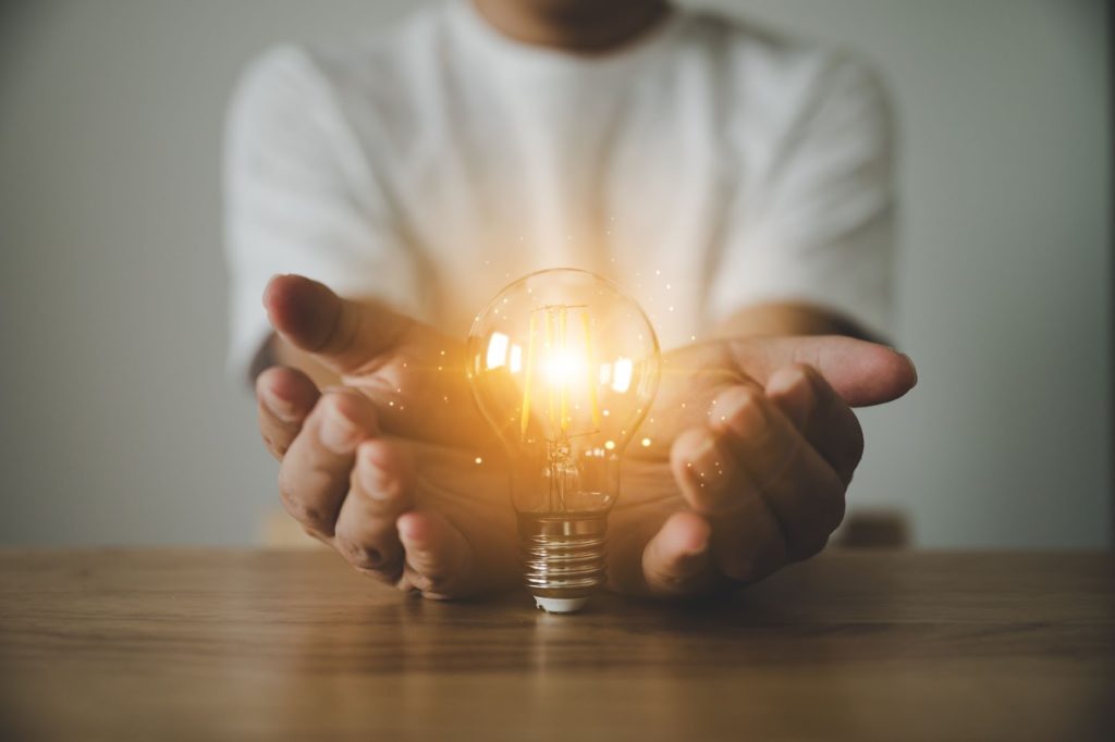 shinning light bulb